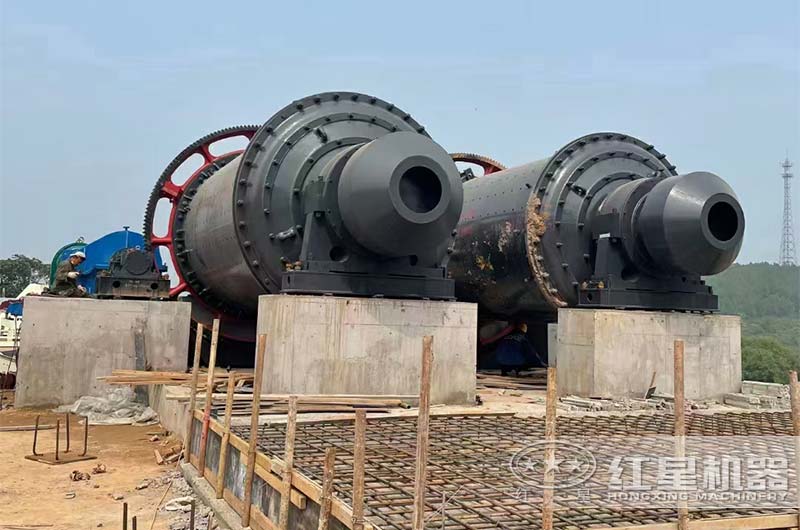選鐵礦球磨機現場 選鐵礦球磨機現場