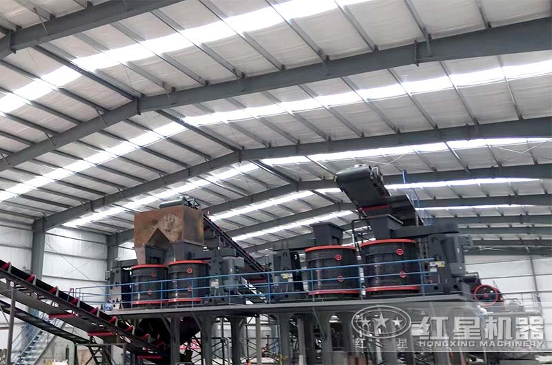 4臺1000石灰石復合式破碎機現場 4臺1000石灰石復合式破碎機現場